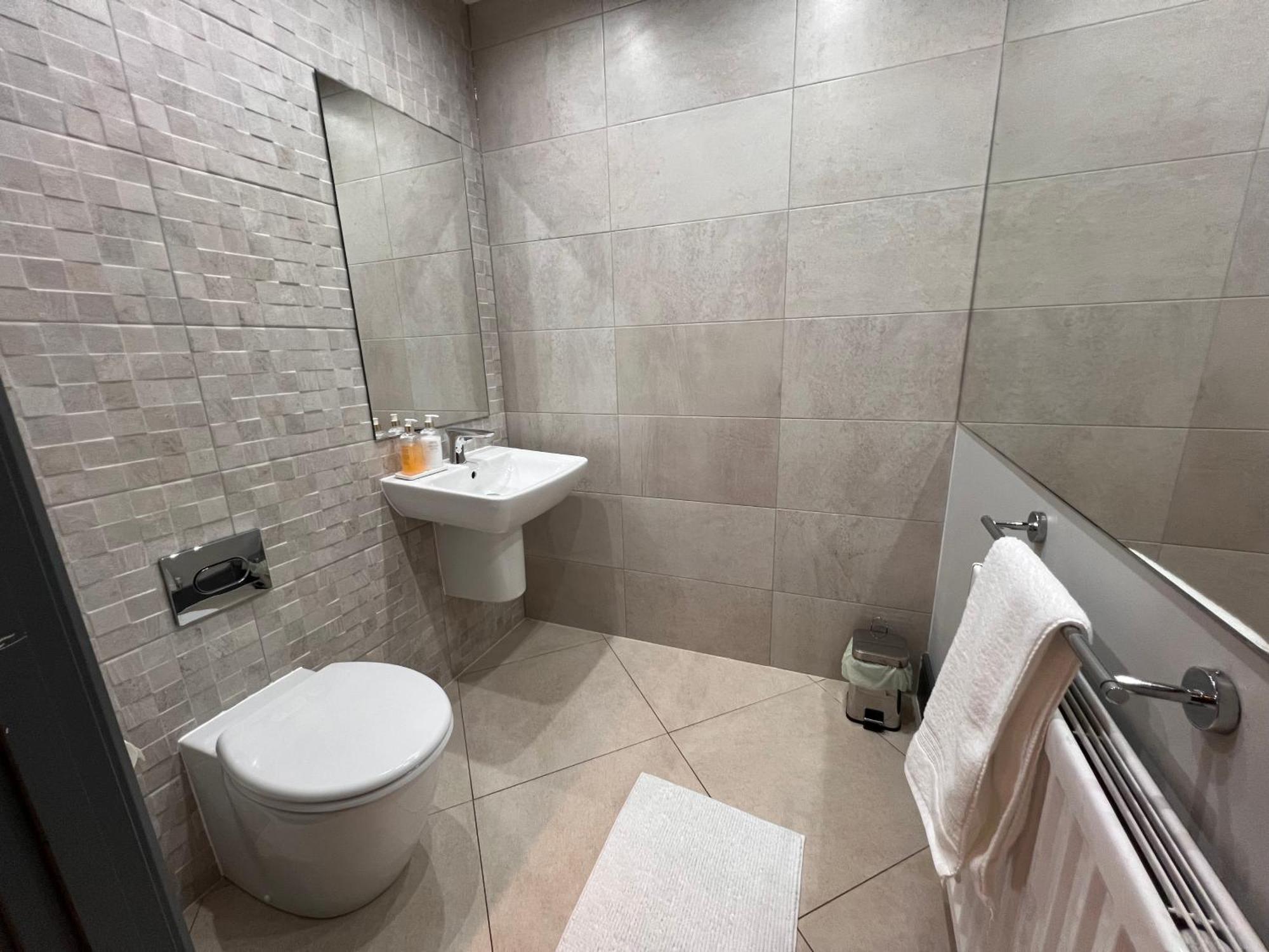 Luxury Durham Home In Dh1, Free Parking, No Fees Exterior photo